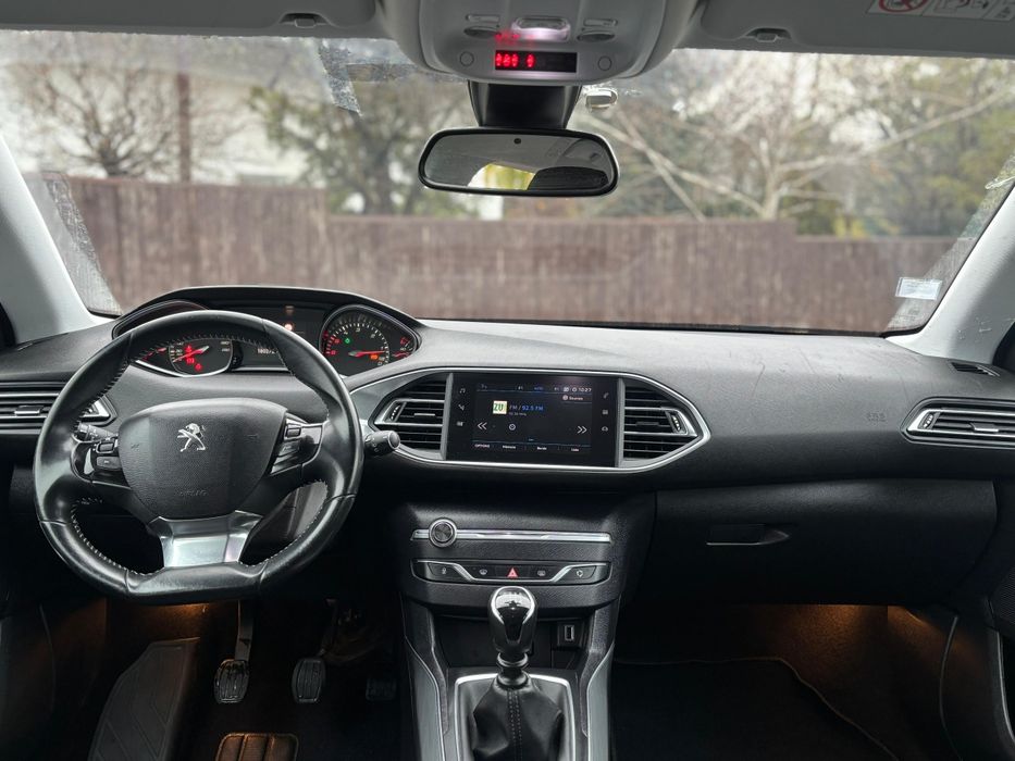 Vand Peugeot 308 2020 1.5 diesel 130cp