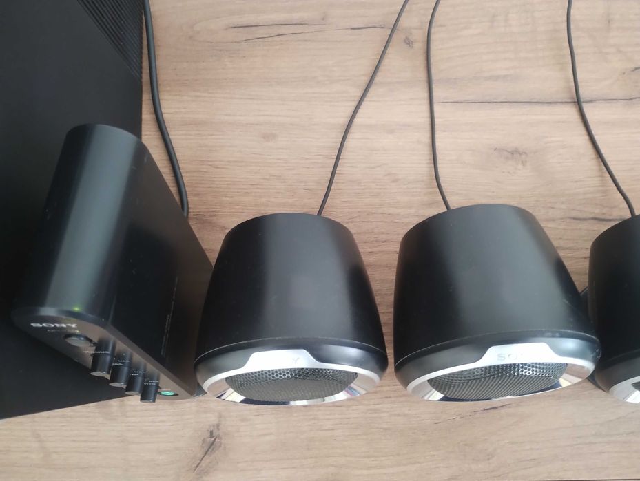 Система за домашно кино Sony SRS-D511.