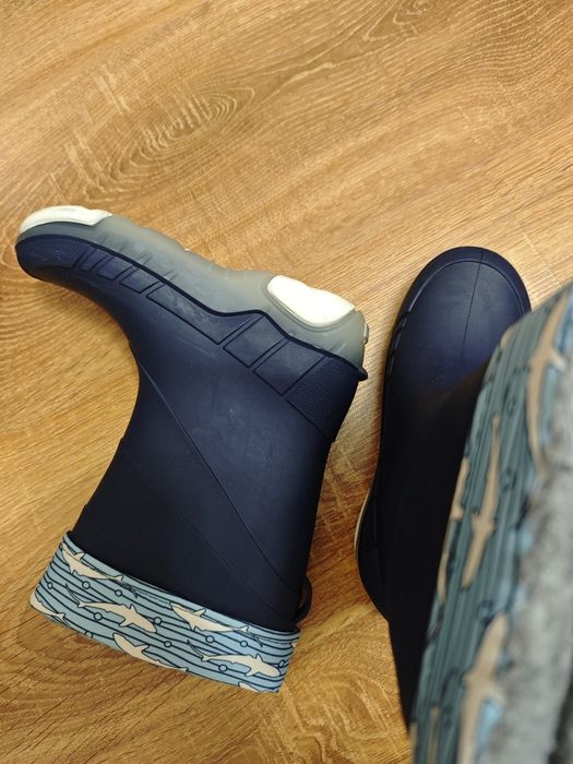 Два чифта детски ботушки за момче