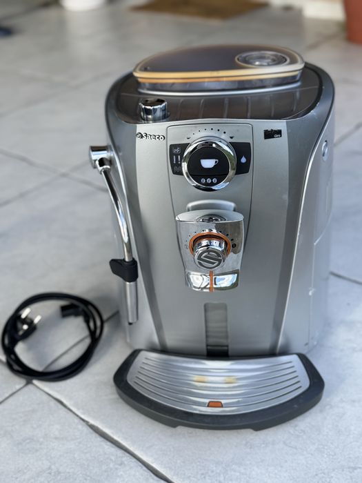 Кафе робот Saeco  ,работи отлично