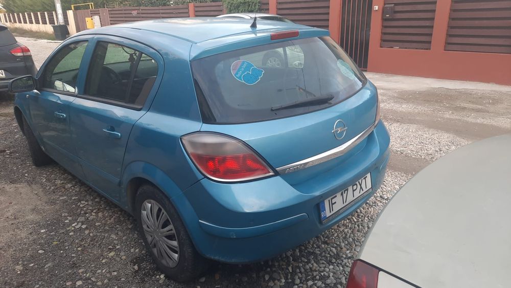 Opel Astra H vând