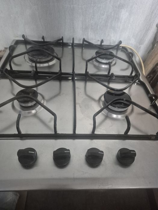 Продам газовую плиту
