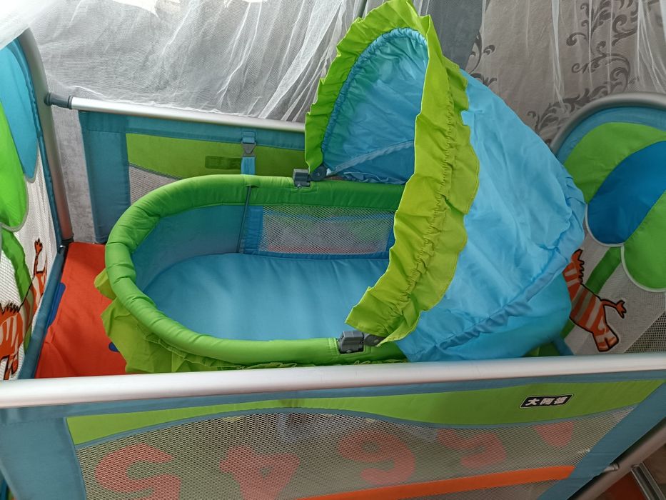 Детская кроватка