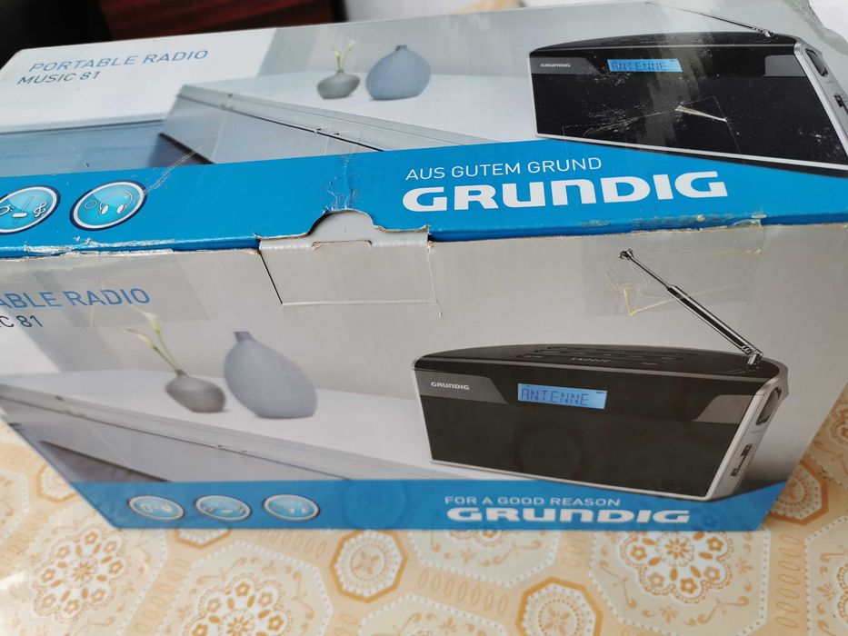 Vand aparat radio portabil Grundig Music 81,ca nou, pret 400 lei!