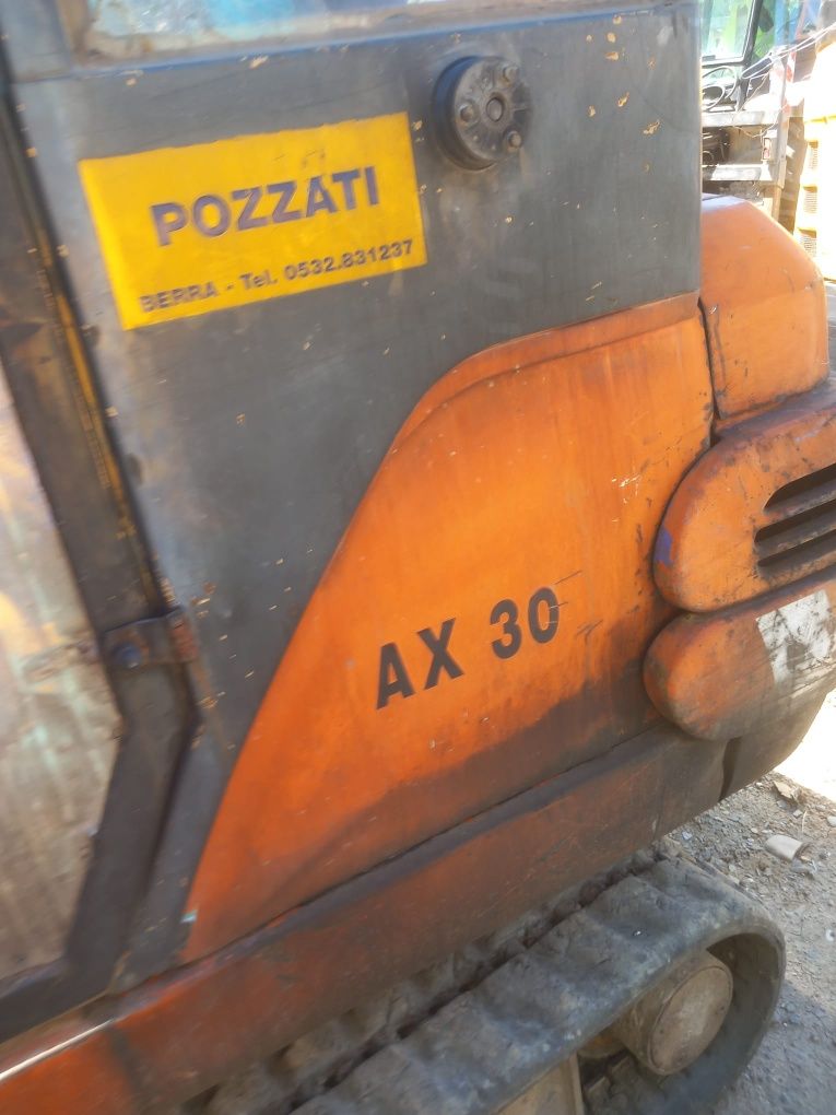 Vând Miniexcavator Airman AX30