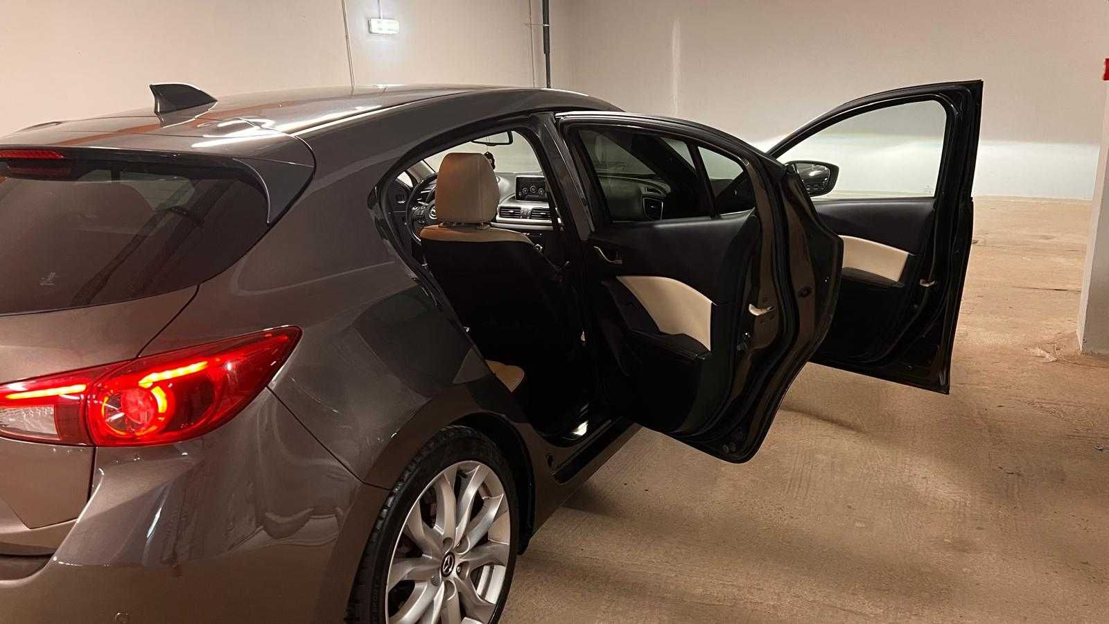 Mazda 3 SKYACTIV-D cutie automata diesel 150CP echipare Sports-Line