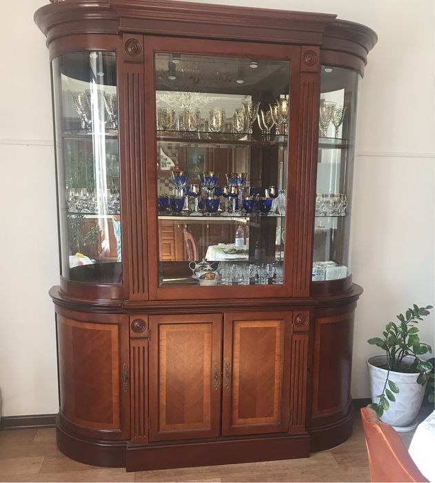 Продам Горку-Сервант