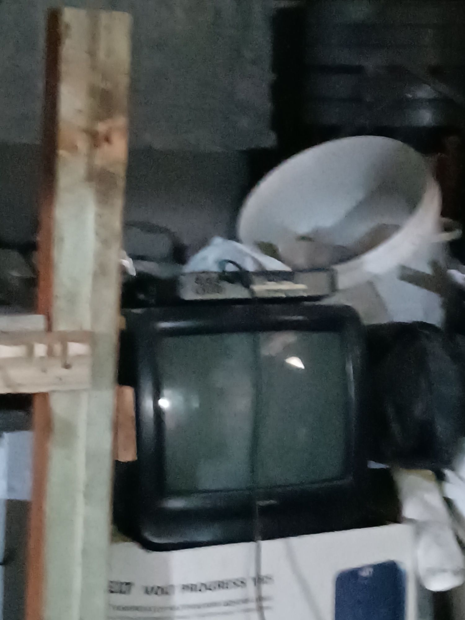 Televizor sotiladi ishlidi