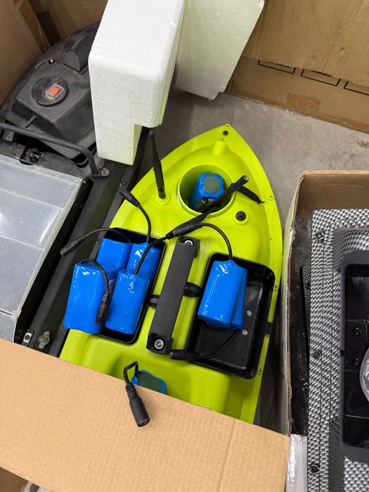 Лодка за захранка ,резервни части