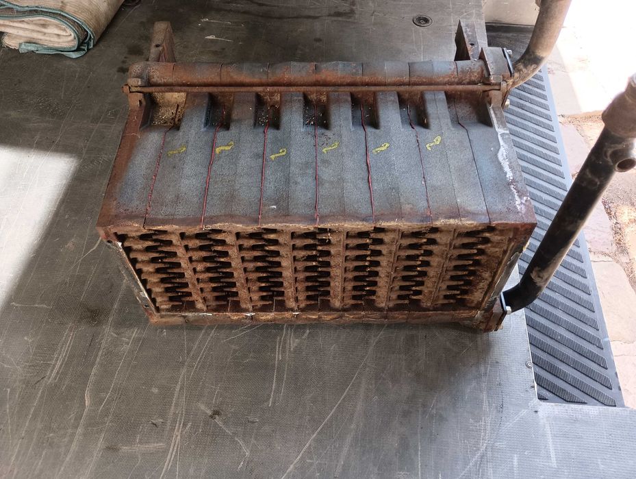 Чугунена водна риза