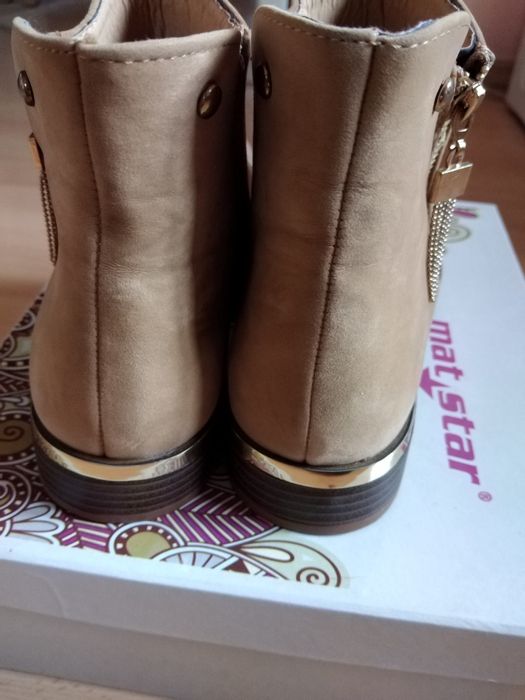 Бежови дамски боти