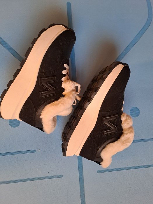 Новые теплые женские кроссовки