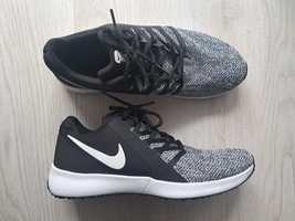 Adidas nike veristy compete trainer 42.5