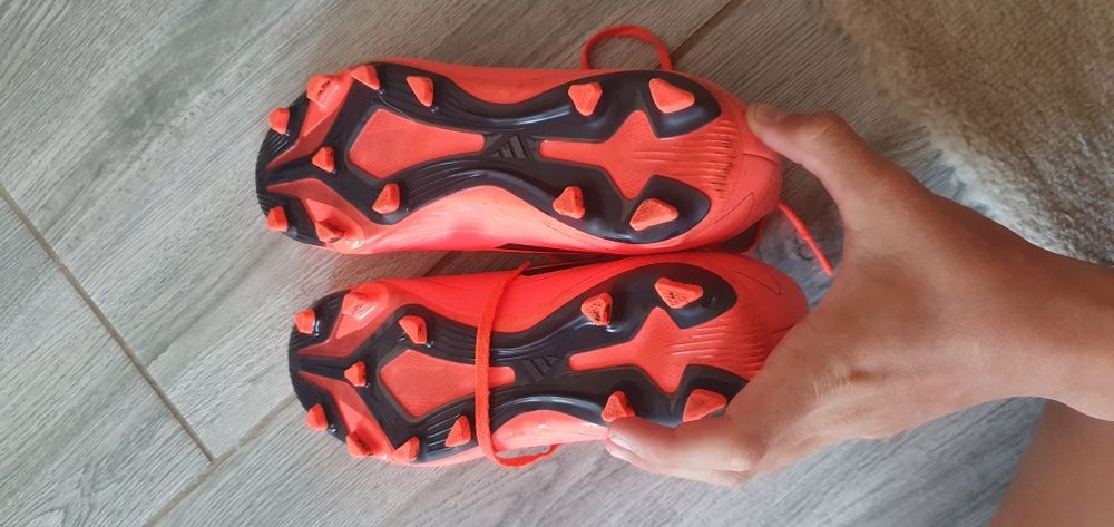 Ghete fotbal iarba F50, nr 38,5