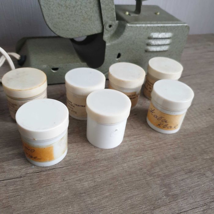 Прожекционен апарат с 7 броя детски филмчета за прожектиране