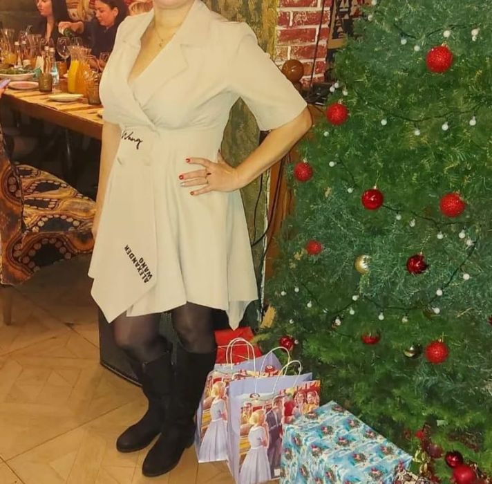 Женская одежда платья