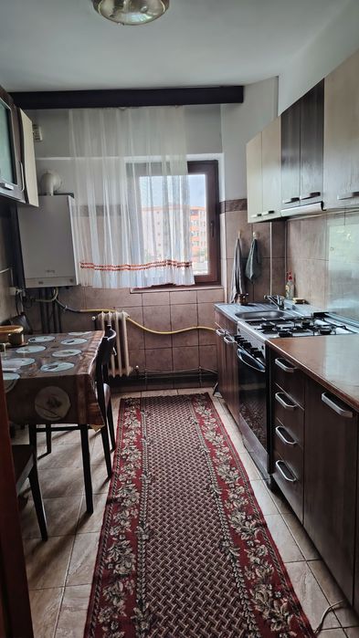 Apartament 3 camere de vânzare