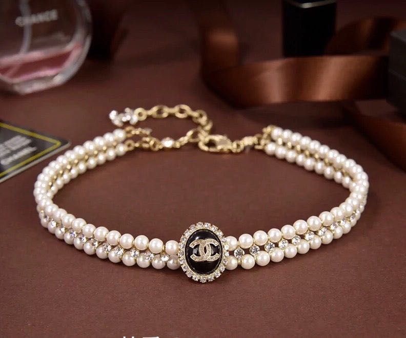 CHANEL дамско колие