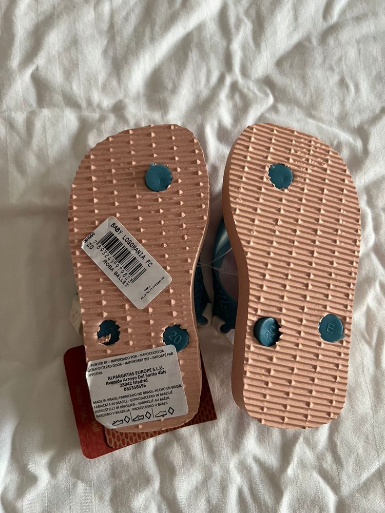 Sandale Havaianas noi, cu eticheta, 22