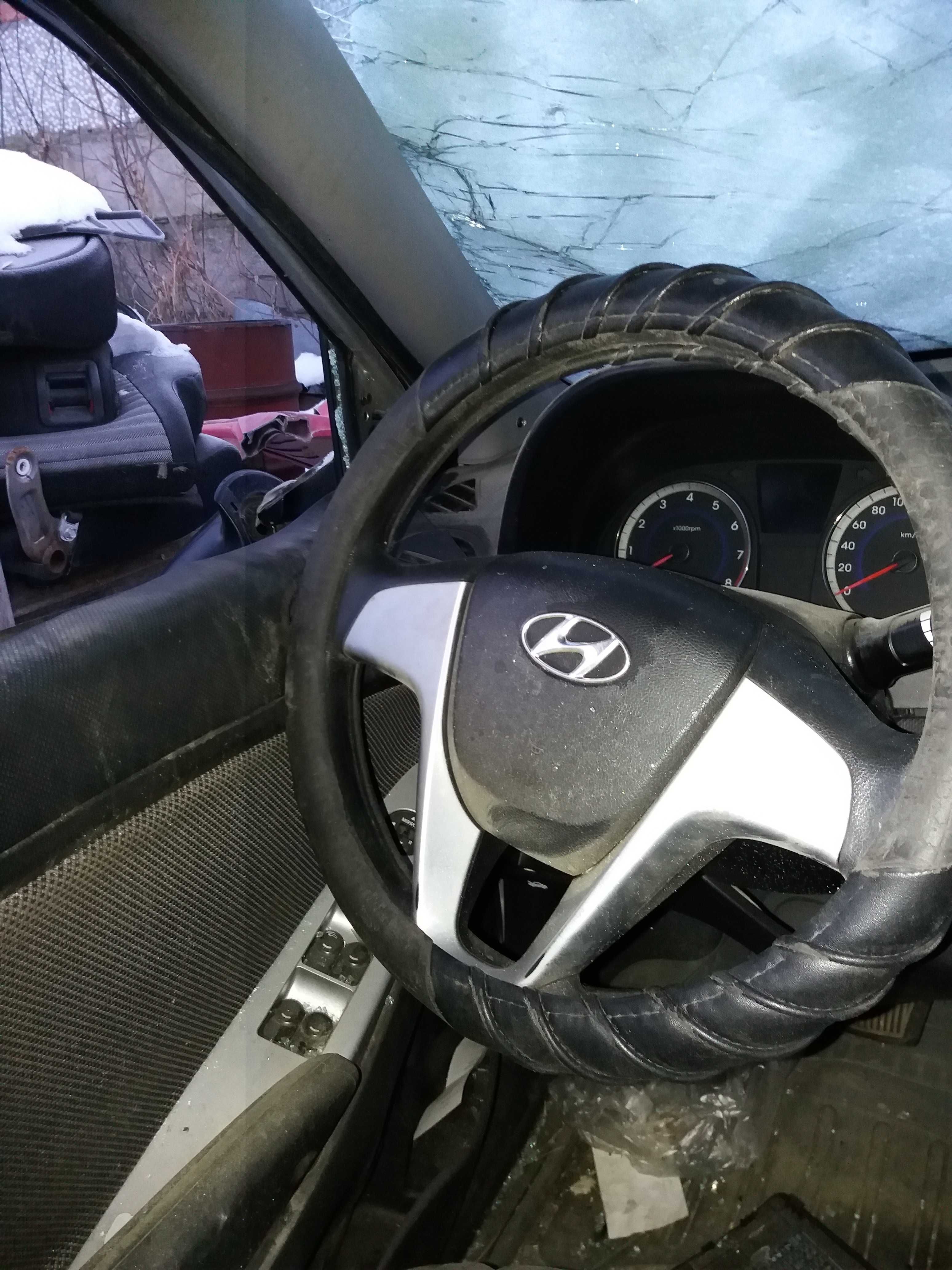 Балки рычаги привода амортизаторы Хундай Акцент 2014 Hyundai Accent