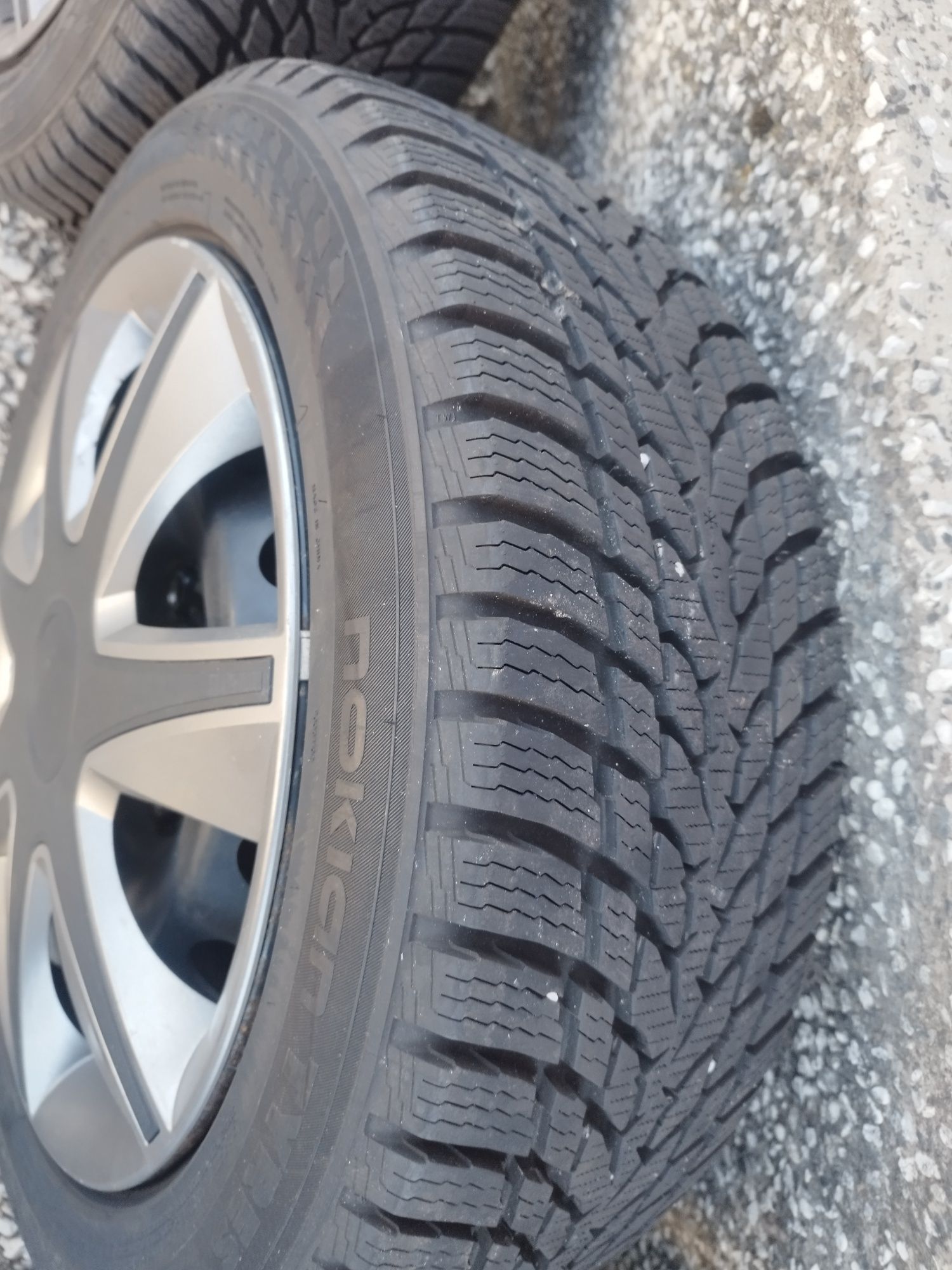 Гуми с джанти Nokian 4x108 ford /форд 195/55/16