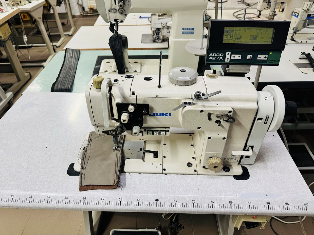 Masina de cusut cu triplu transport JUKI LU 2210 N automata