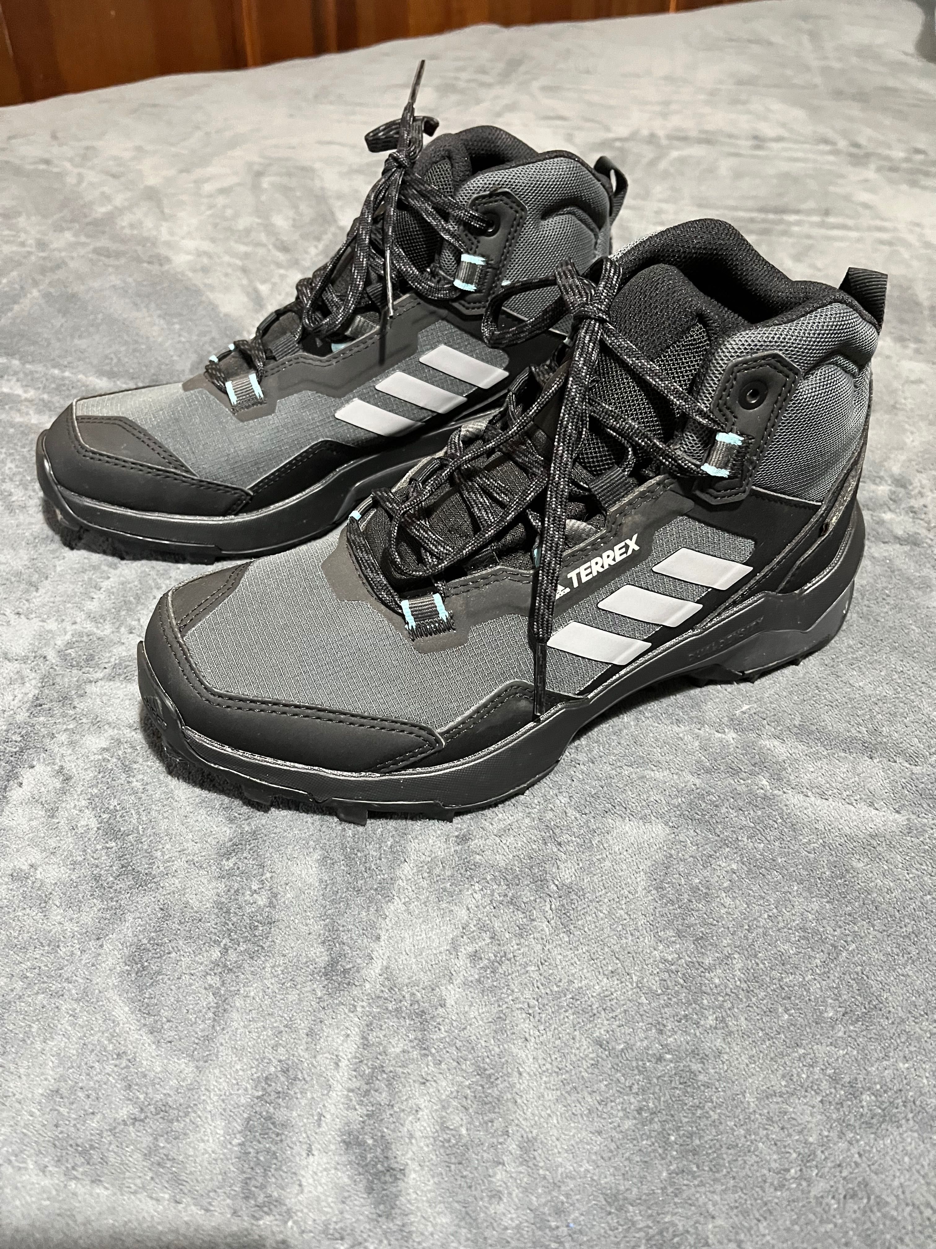 Обувки Adidas Terrex