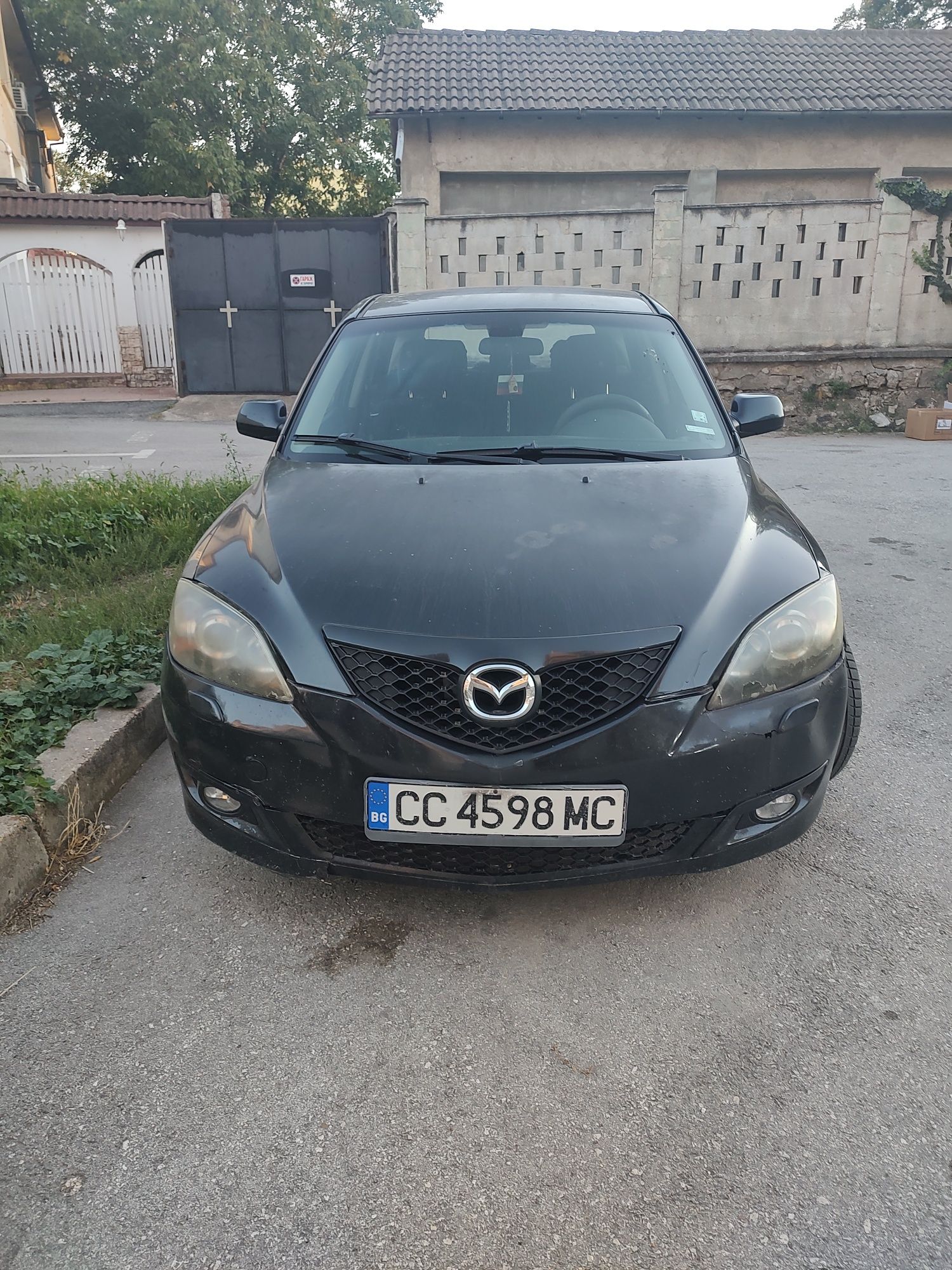 Продавам Мазда 3