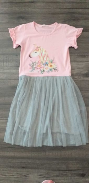 Прекрасни дрехи и оригинално манто за госпожица-6-8г.-25-80лв.