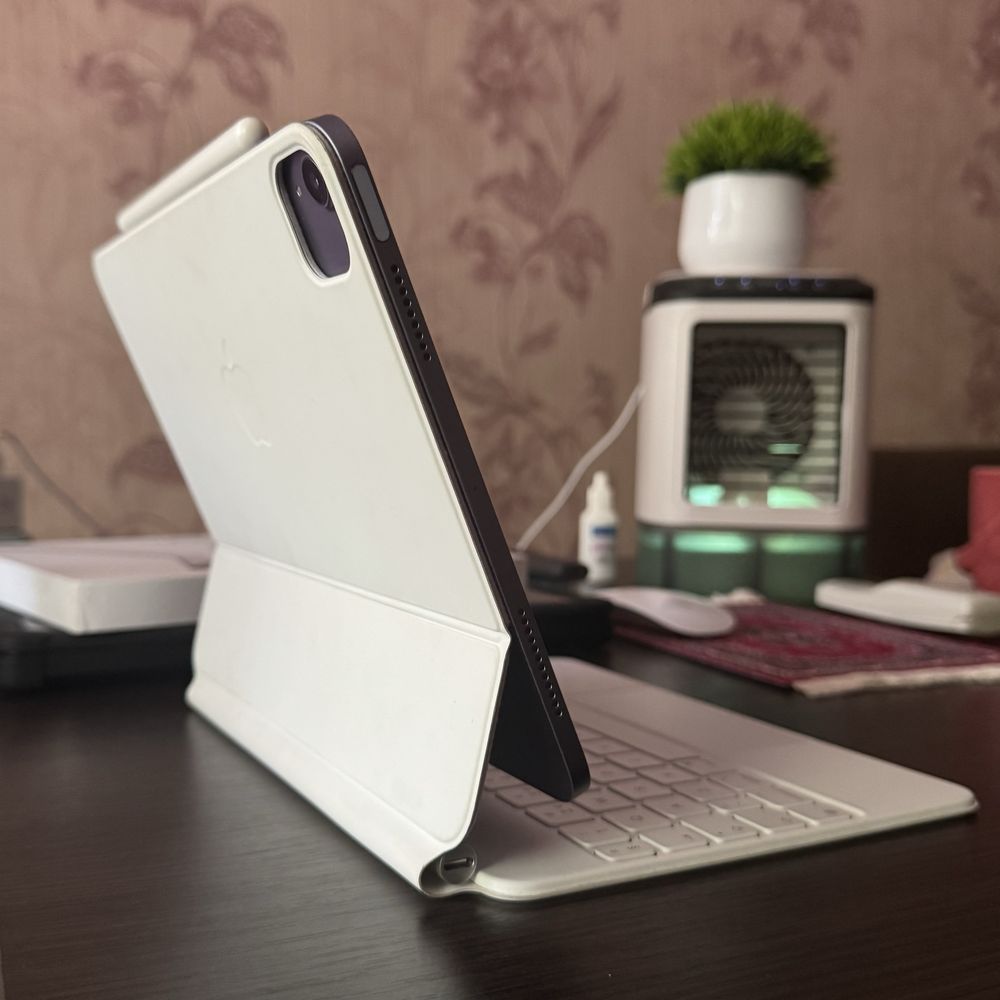 Apple iPad Air/Pro Magic Keyboard