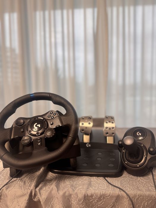 Volan de gaming logitech g923 cu pedale si schimbator