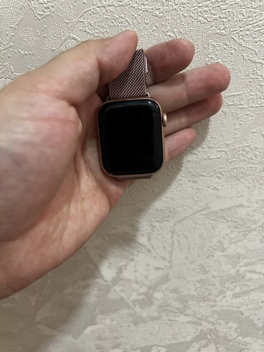 Apple Watch Series 5, 44 мм — отличное состояние