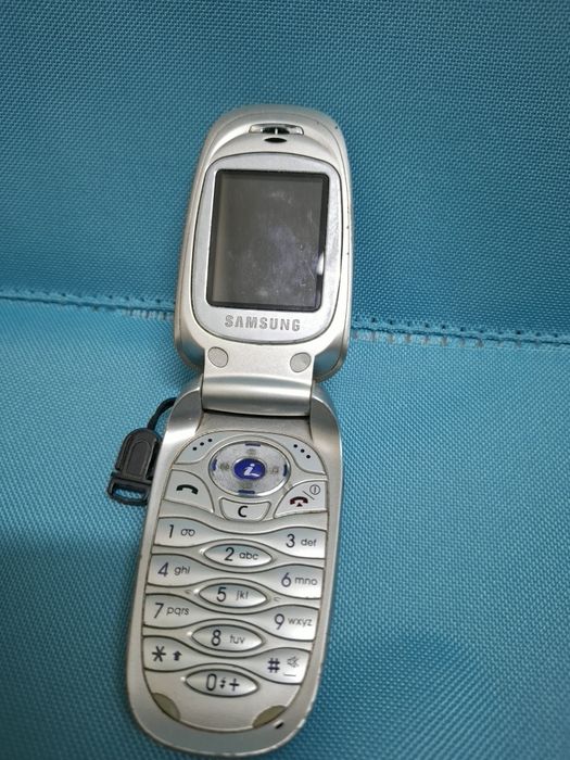 Ретро Samsung E330