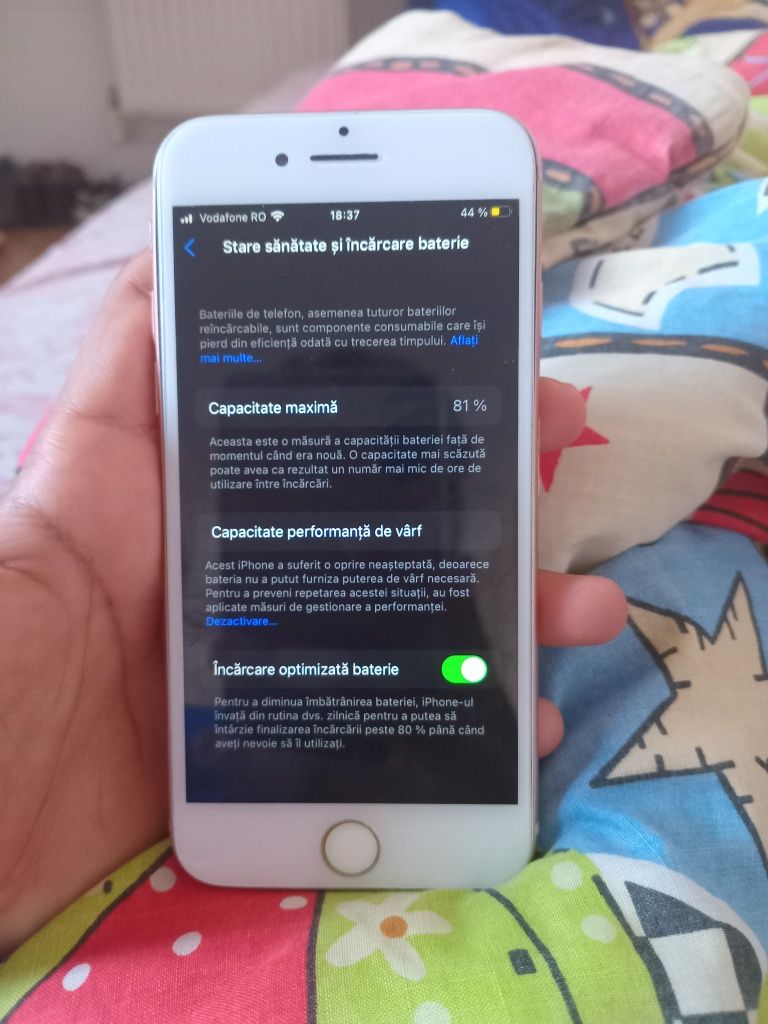 Vând IPhone 8 în stare buna