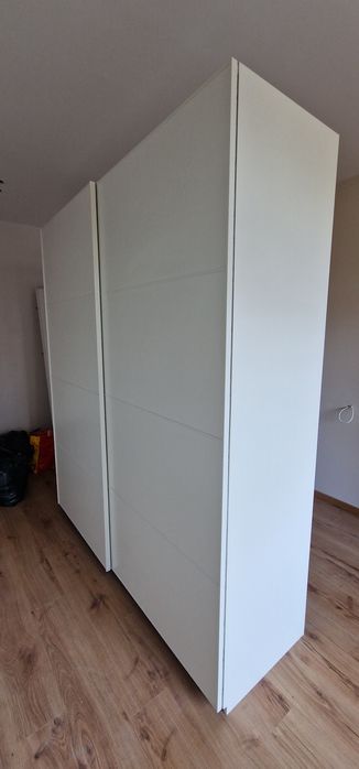 Спалня с матрак и гардероб