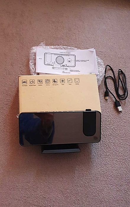 Ceas  RGB cu alarma  , proectie  pe perete