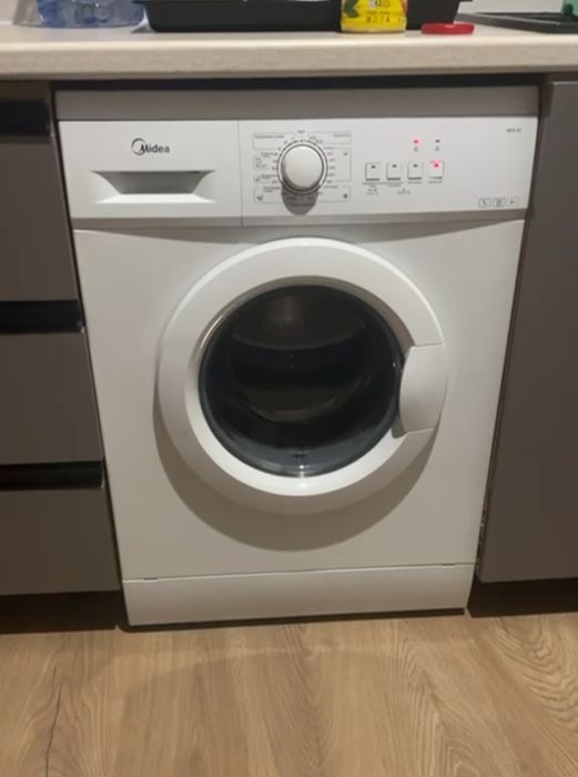 Продам стиралку Midea