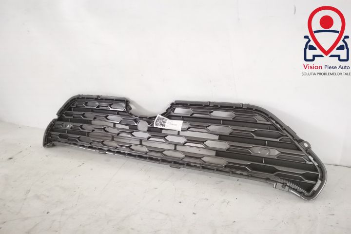 Оригинална централна решетка с 2 сензора в добро състояние / Toyota RA