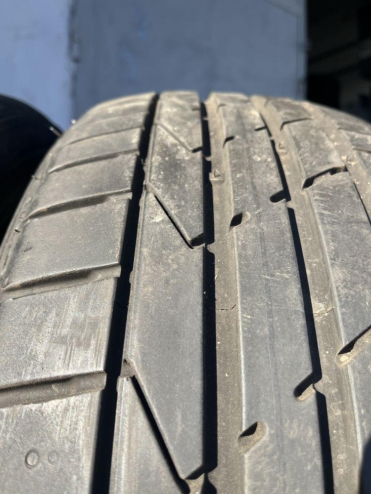 2 бр. летни гуми 225/45/19 Hankook 6+ mm DOT 1620
