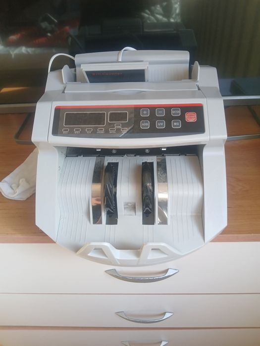 Машина браяч за пари