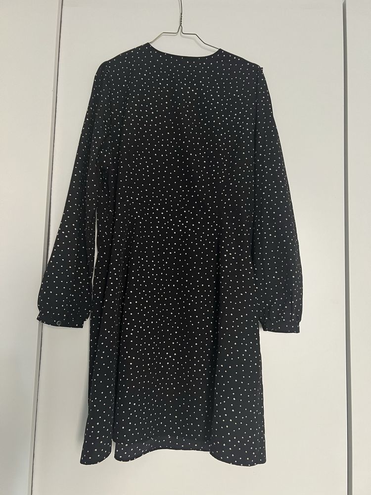 Uniqlo черна рокля на точки Л-ХЛ