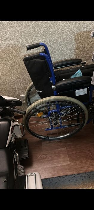 Инвалидное кресло