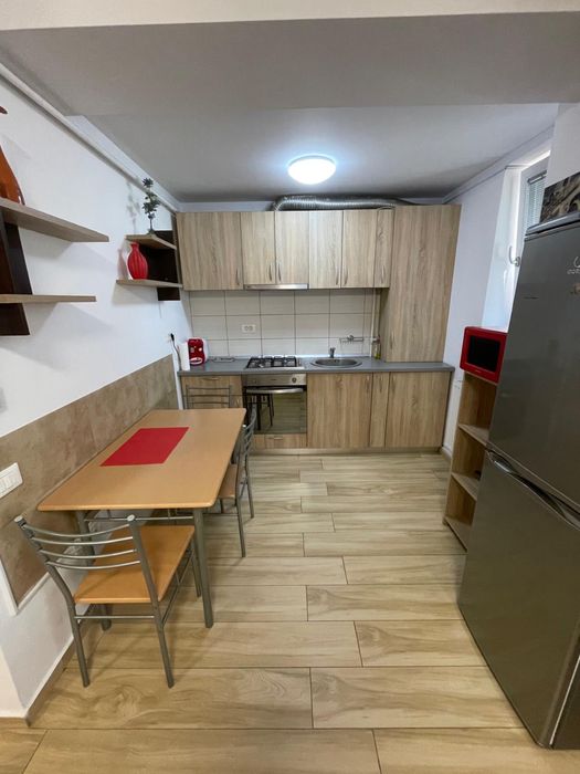 inchiriez garsoniera  spatioasa 33 m2