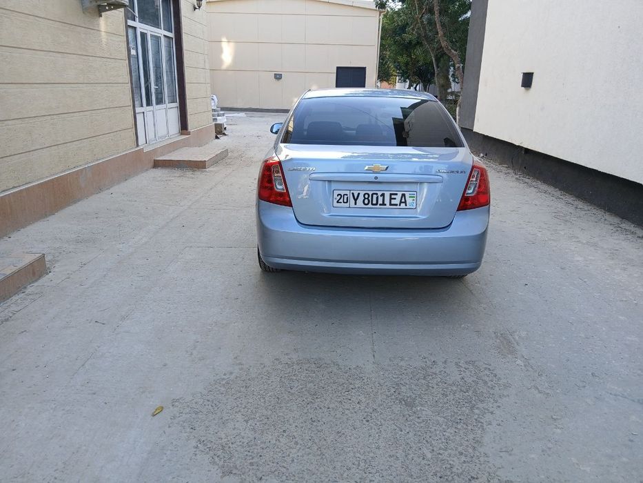 Ласетти 1.8 дильфин аъло ҳолатда расходи йўқ.