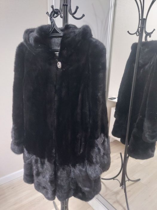 Продам норковую шубу