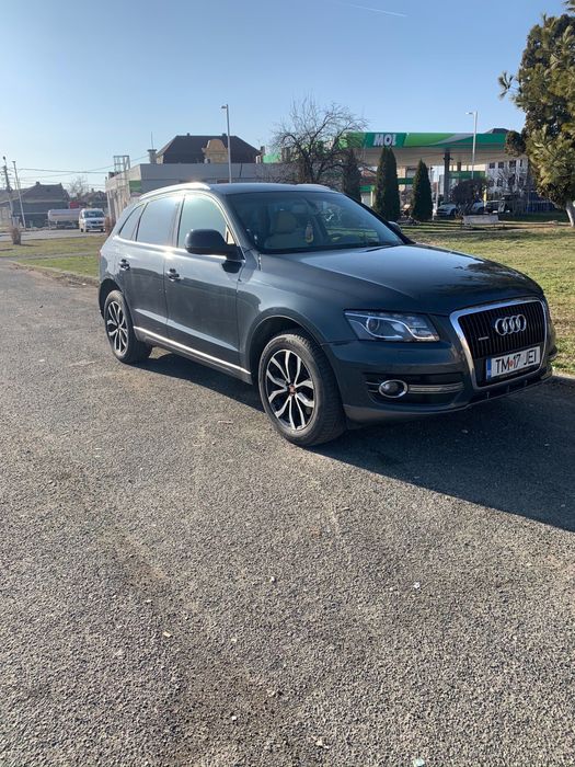 Audi Q5 quattro,