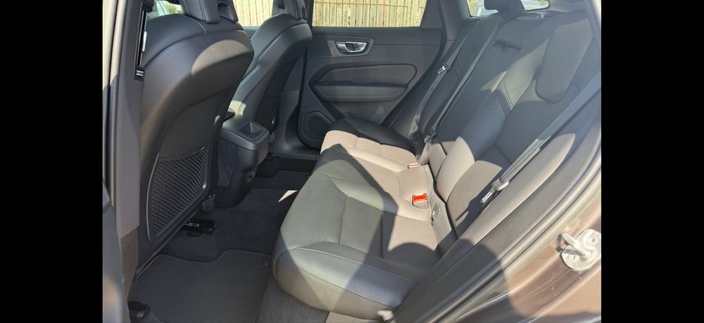 VOLVO XC 60 2022 2.0 197CP 4x4 Automat Camera Head up Ful Led Facelift