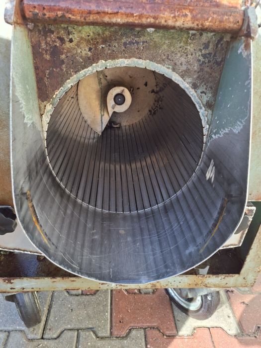 Presa  struguri 380v