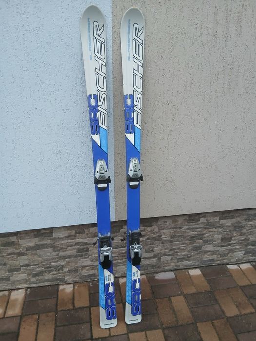 Vând schiuri Fischer de 165cm