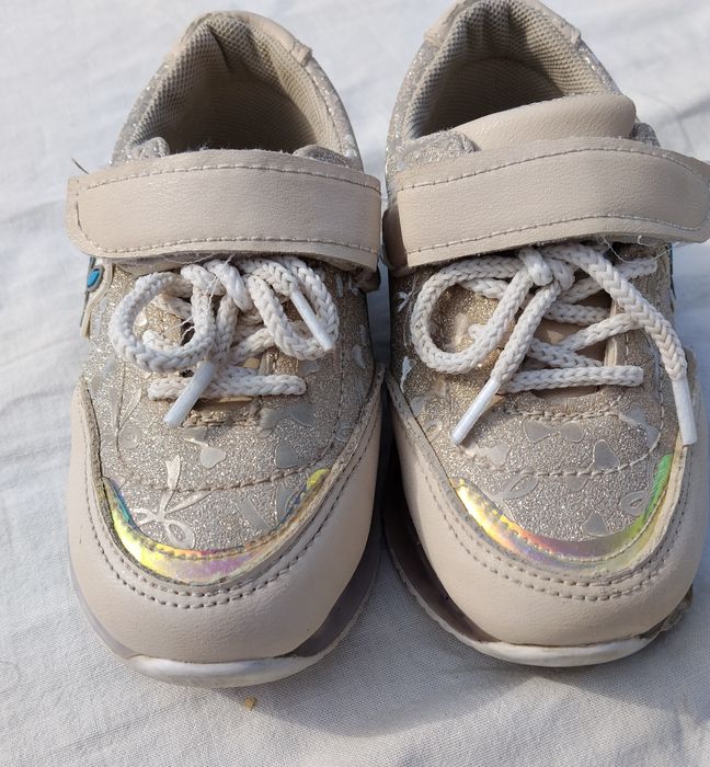 Обувь  Кроссовки и Туфли для девочек 26 размер